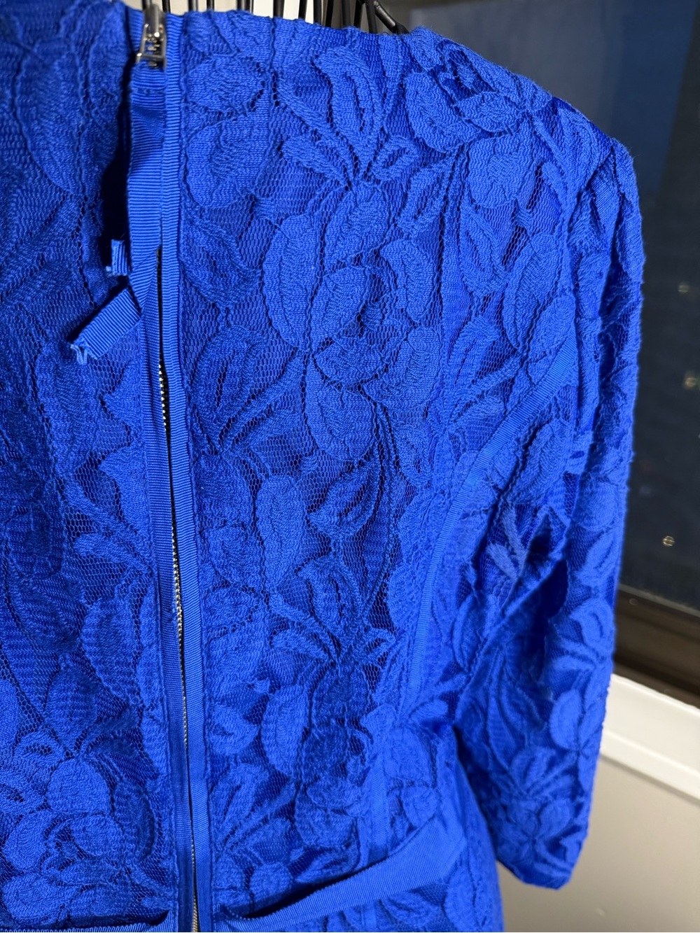Elegant Blue Lace Sheath Dress - Picture 4 of 4